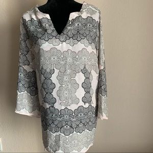 Sold!Violet & Claire career pullover blouse top